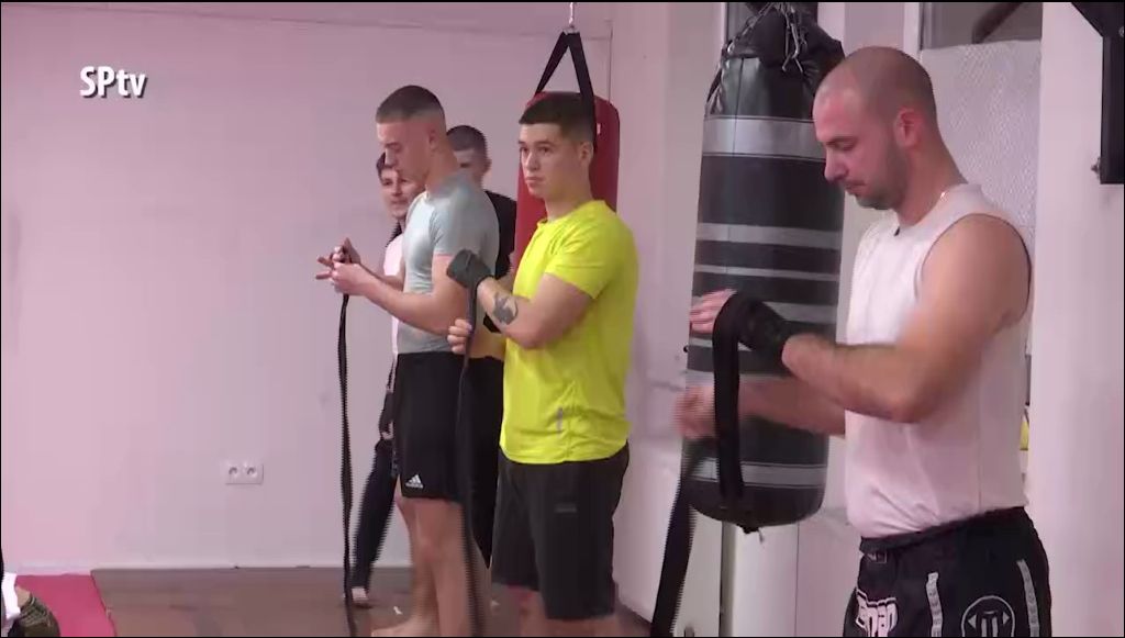 SPORT Gorilla Fight Club